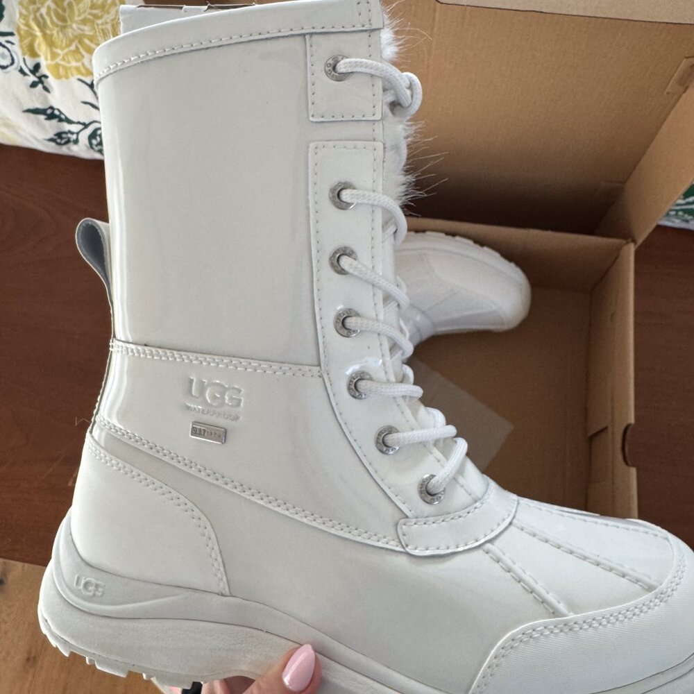 UGG Adirondack Boot III NWT Size 9